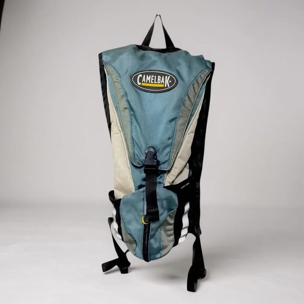 🚵♂️ Vintage CamelBak Hydration Pack 💦 Rugged Outdoor Cycling Bag